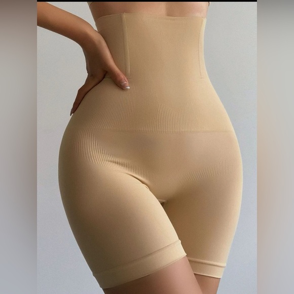 Plain Shape Wear Shorts - Picture 3 of 3